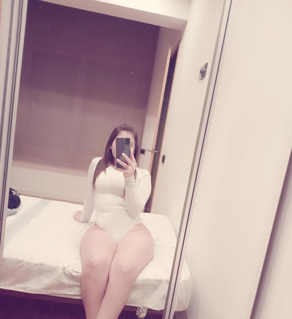 Chica busca chico en Ibiza: 