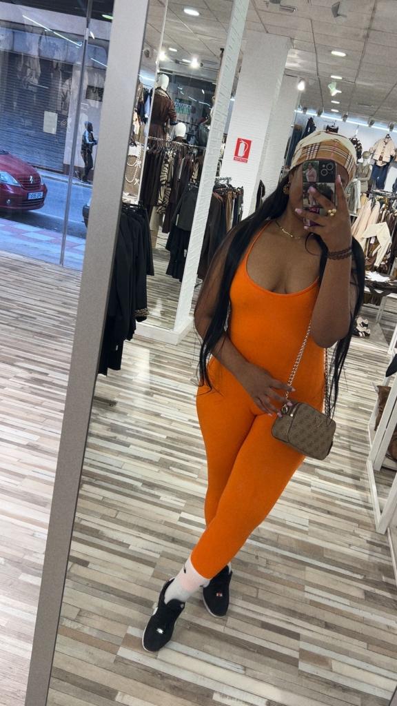 631832395: Chica busca chico en Murcia