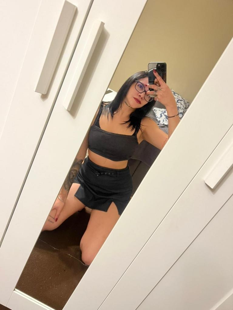 Chica busca chico en Alicante: 