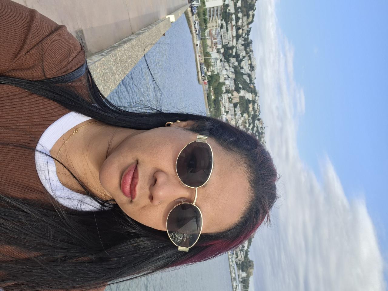 612435835: Chica busca chico en Gerona
