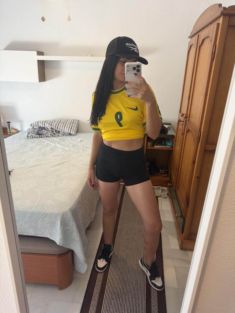 Chica busca chico en Málaga: Chica busca chico