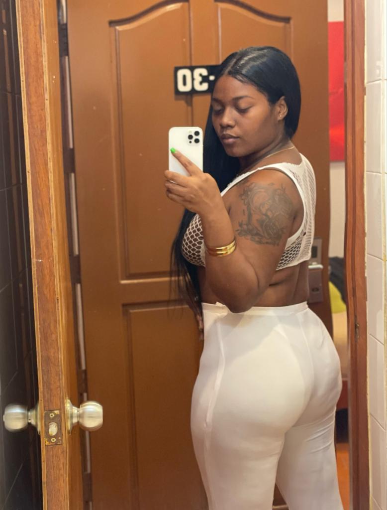 604279047: Chica busca chico en Sevilla