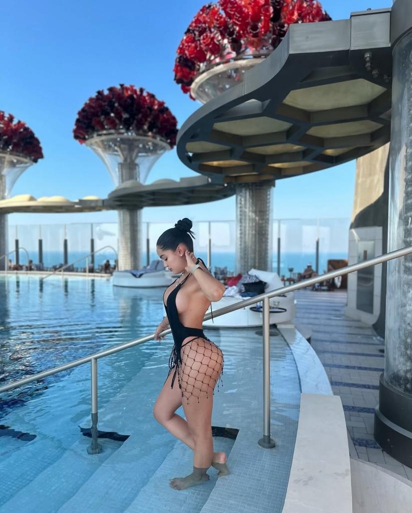 671742353: Chica busca chico en Barcelona