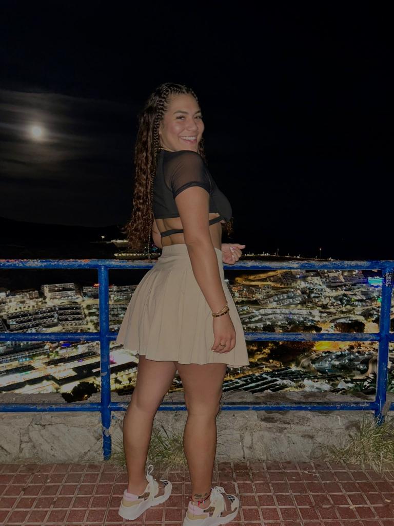 Chica busca chico en Granada: 