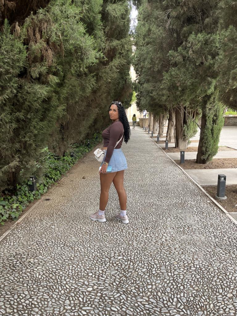 Chica busca chico en Granada: 