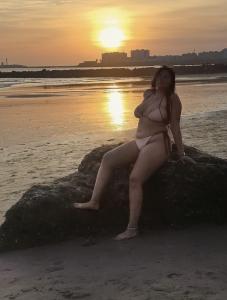 677315283: Chica busca chico en Cádiz