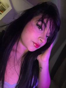 634797039: Chica busca chico en Barcelona