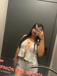 634797039: Chica busca chico en Barcelona