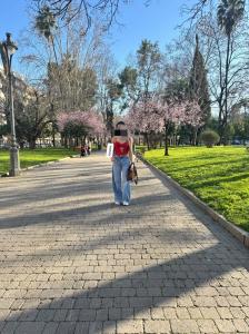 631900738: Chica busca chico en Sevilla