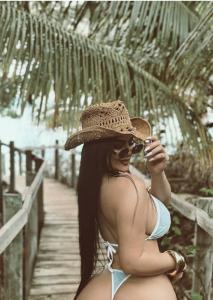 621093611: Chica busca chico en Granada
