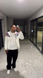 664682864: Chico busca chica en Madrid