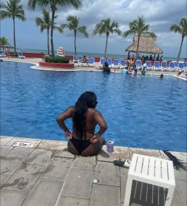 604279047: Chica busca chico en Sevilla