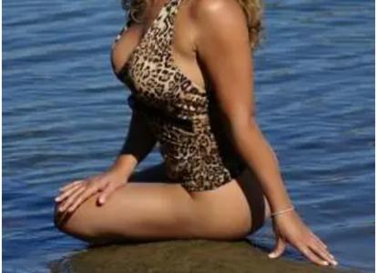 613925331: Chica busca chico en La Coruña