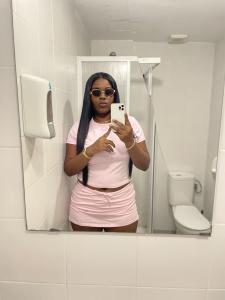 604279047: Chica busca chico en Sevilla