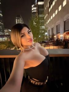 637181641: Chica busca chico en Barcelona