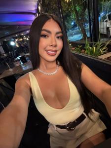617269942: Chica busca chico en Barcelona