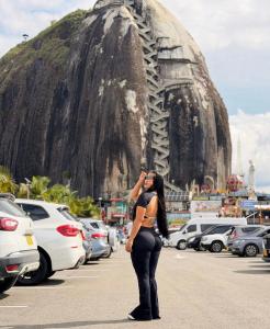 655699529: Chica busca chico en Cádiz