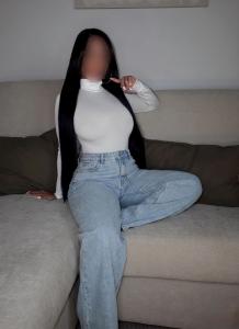 647886275: Chica busca chico en Guipúzcoa