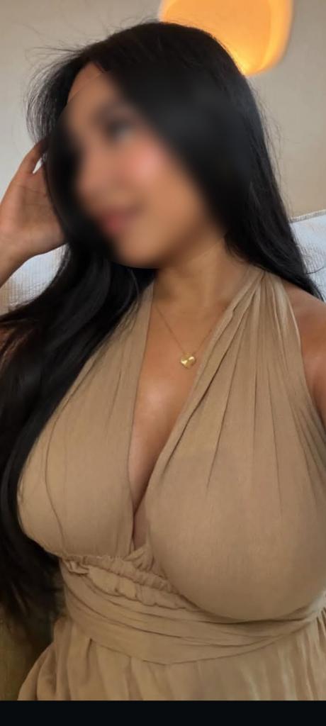 632071165: Chica busca chico en La Coruña