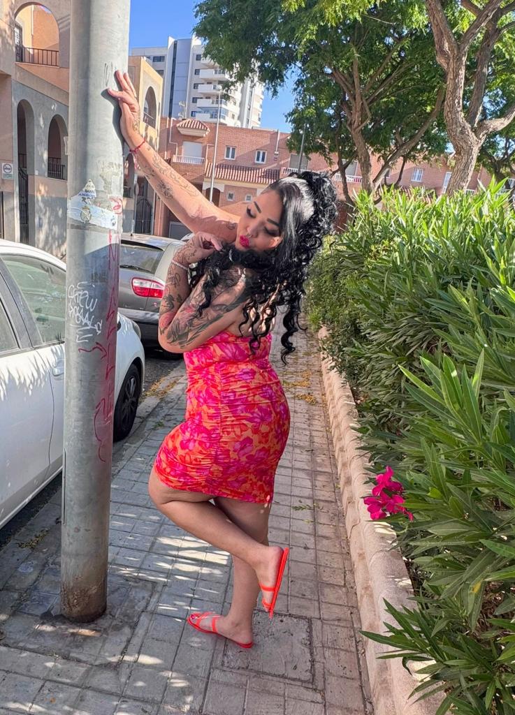 Chica busca chico en Almería: 