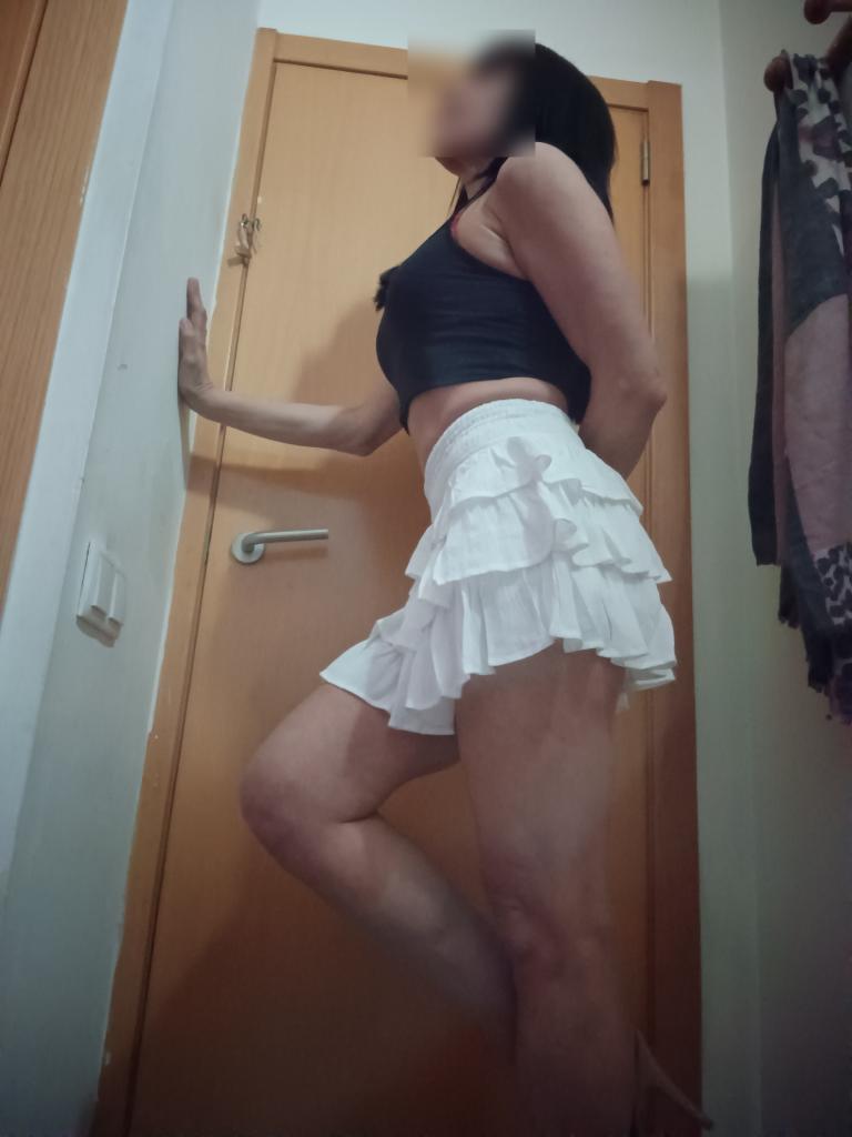 664400221: Chica busca chico en Valencia