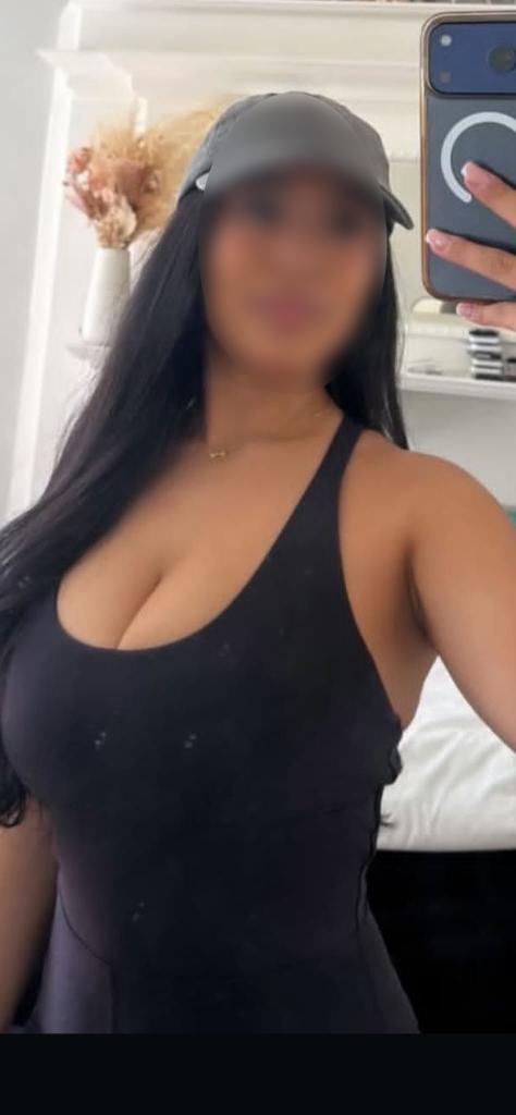 632071165: Chica busca chico en La Coruña