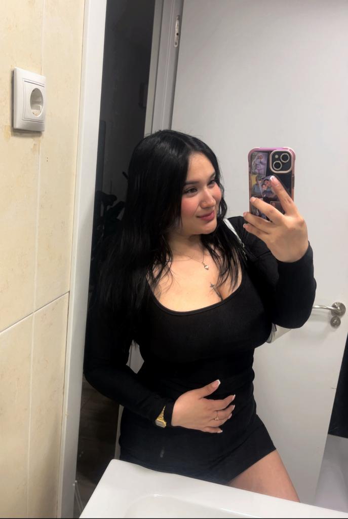 641809711: Chica busca chico en Barcelona