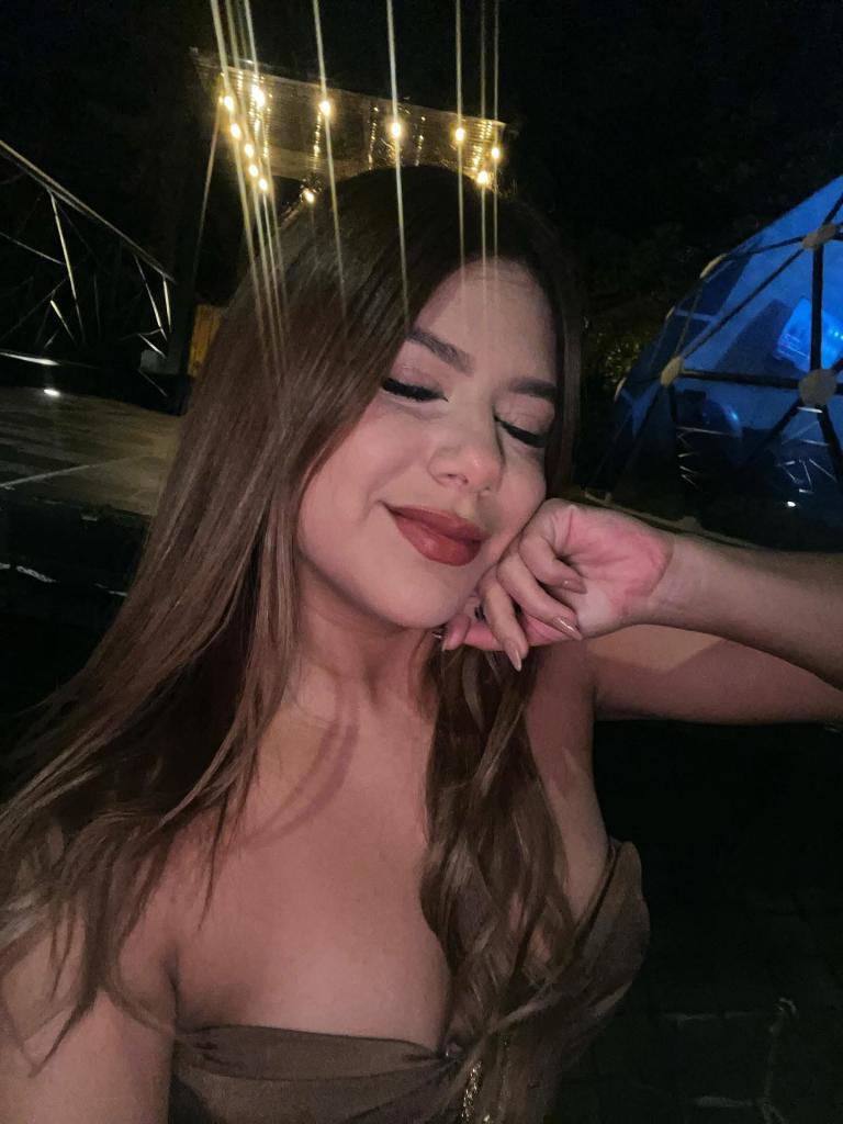 634393568: Chica busca chico en La Coruña