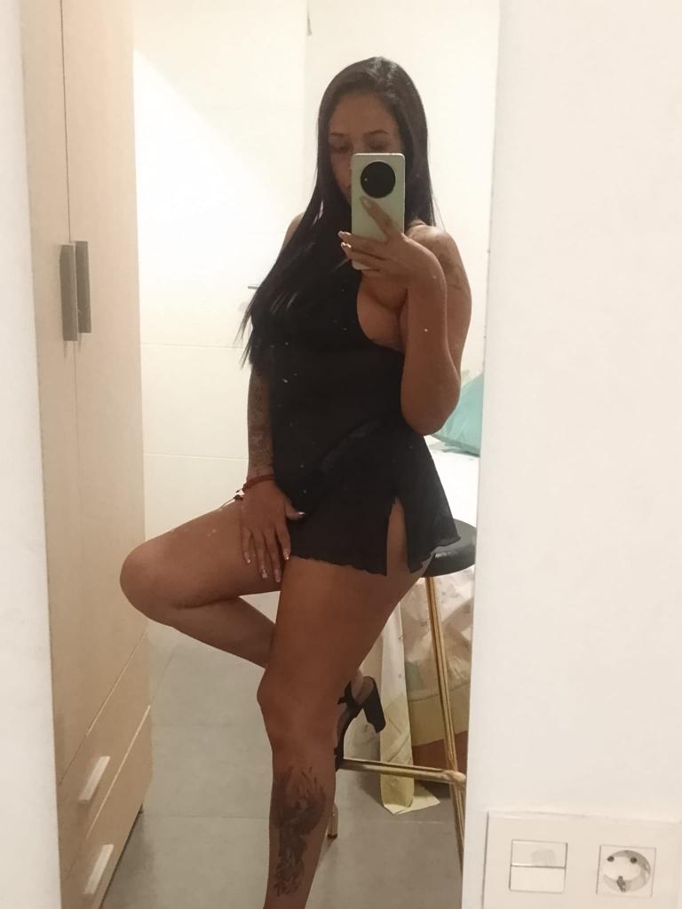 Chica busca chico en Alicante: Chica busca chico