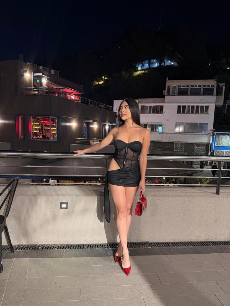 617269942: Chica busca chico en Barcelona