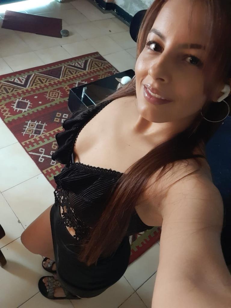 613555235: Chica busca chico en Madrid