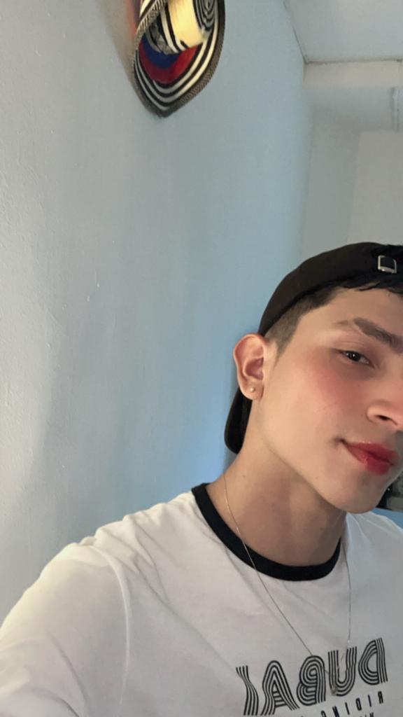 617110875: Chico busca chica en Alicante