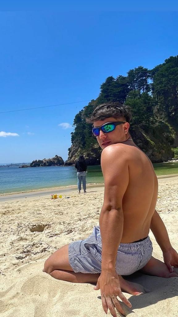 672885417: Chico busca chica en Cantabria