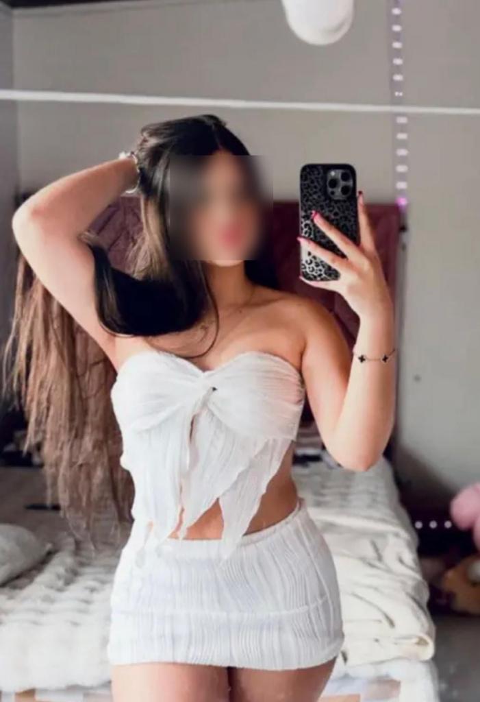 624933818: Chica busca chico en Cantabria