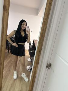 614210813: Chica busca chico en Barcelona