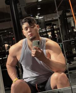 610969983: Chico busca chica en Barcelona