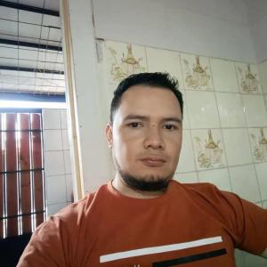 695159304: Chico busca chica en Madrid