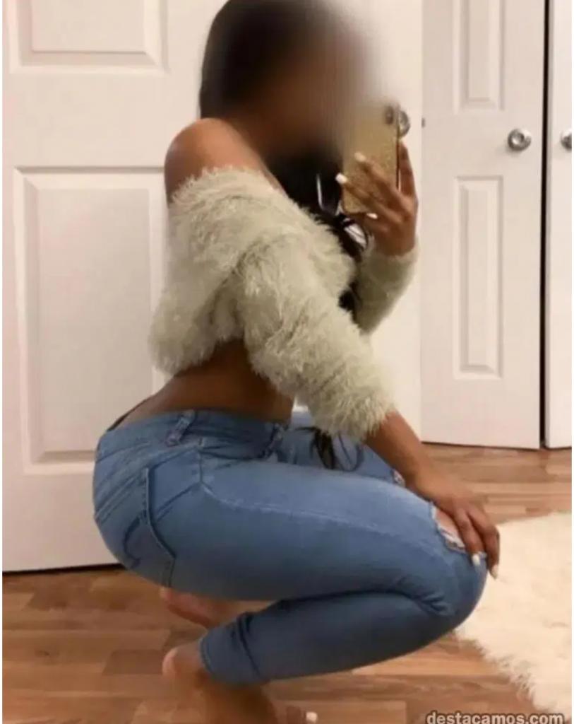 Chica busca chico en Huelva: Chica busca chico