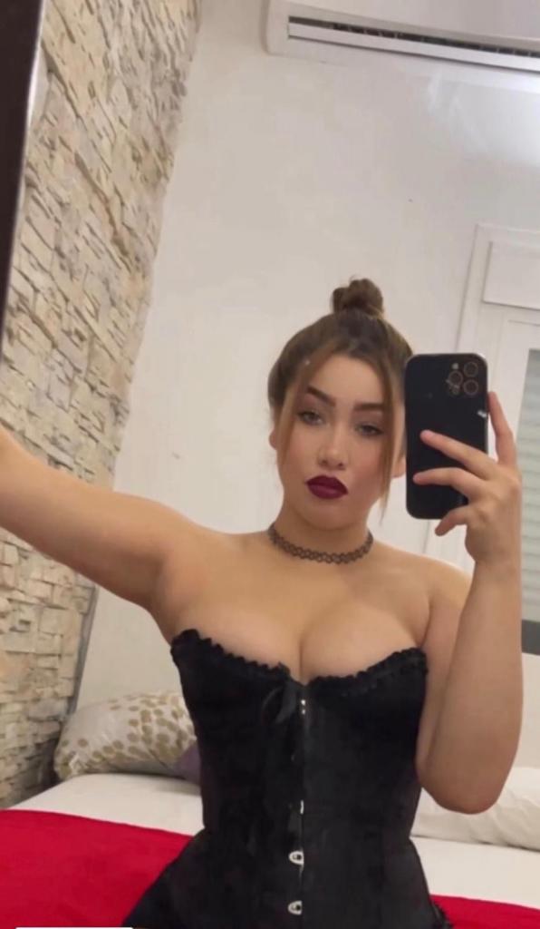 Chica busca chico en Ibiza: 