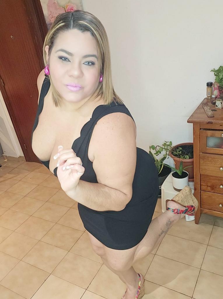 624235048: Chica busca chico en Gerona