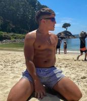 672885417: Chico busca chica en Cantabria