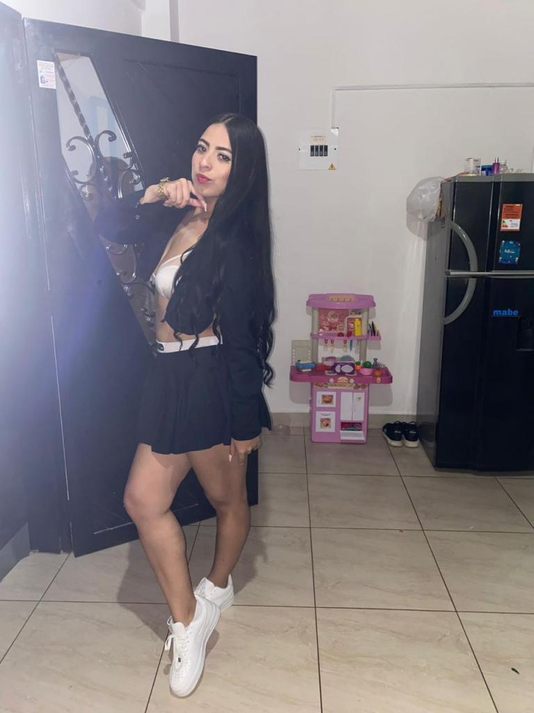 Chica busca chico en Almería: 