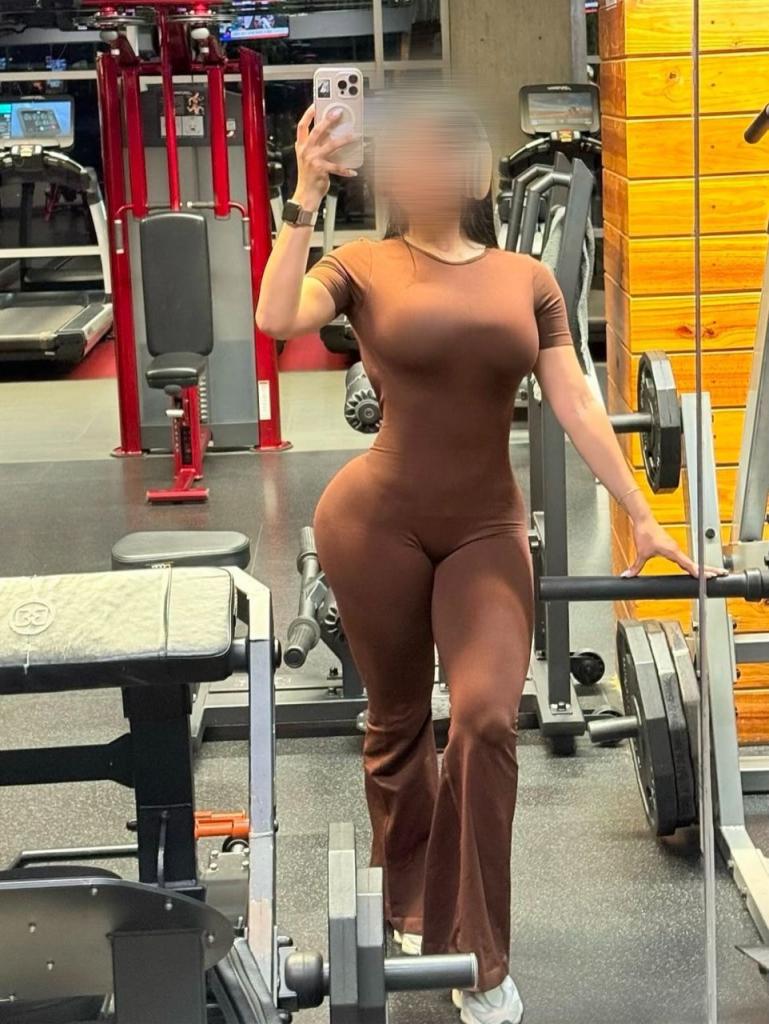 742094399: Chica busca chico en Lugo