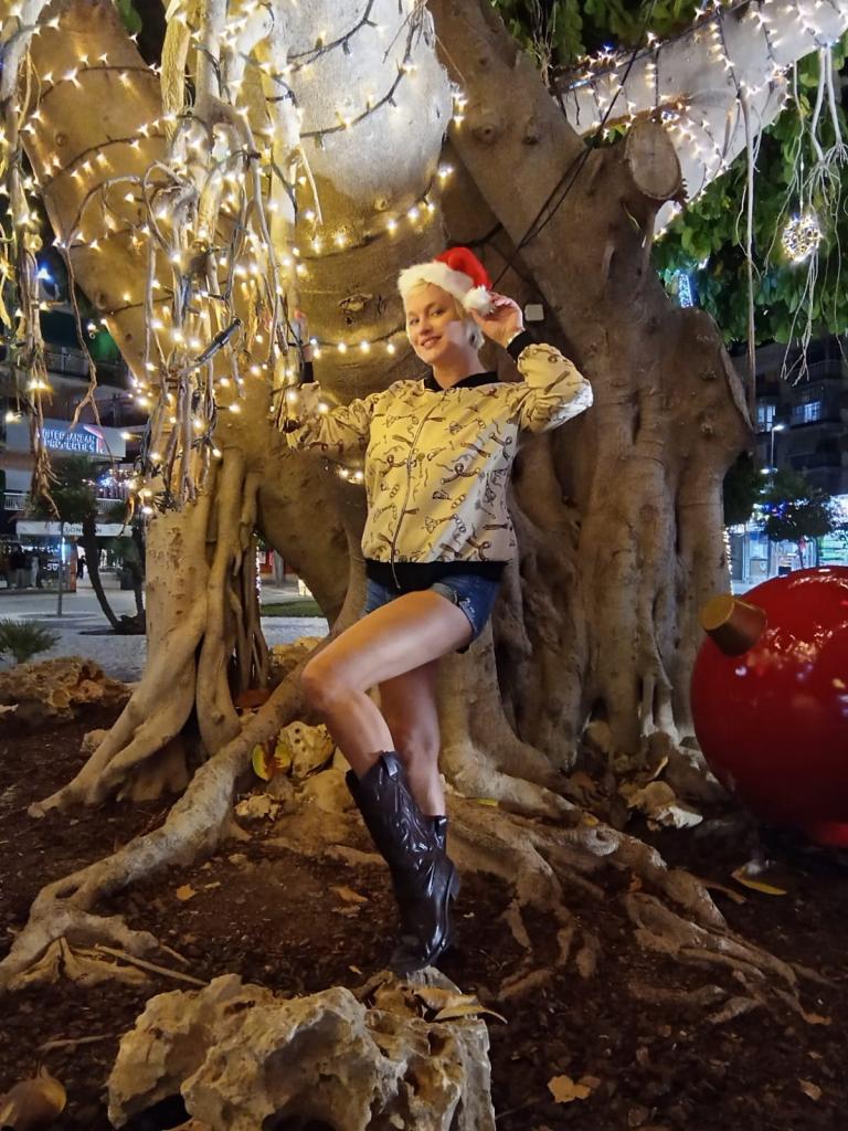 677946855: Chica busca chico en Alicante