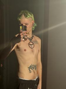 646379543: Chico busca chica en Barcelona