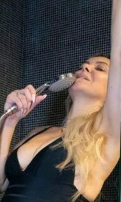 Chica busca chico en Granada: Chica busca chico