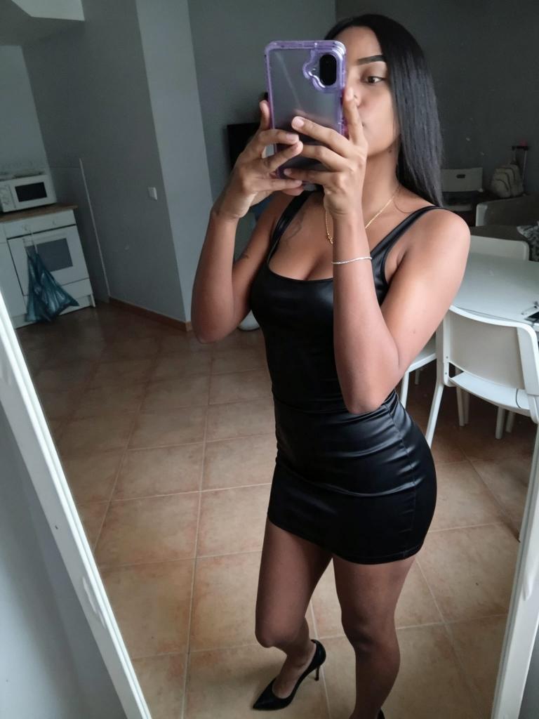 674410606: Chica busca chico en Madrid