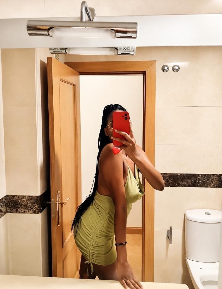641858455: Chica busca chico en Madrid