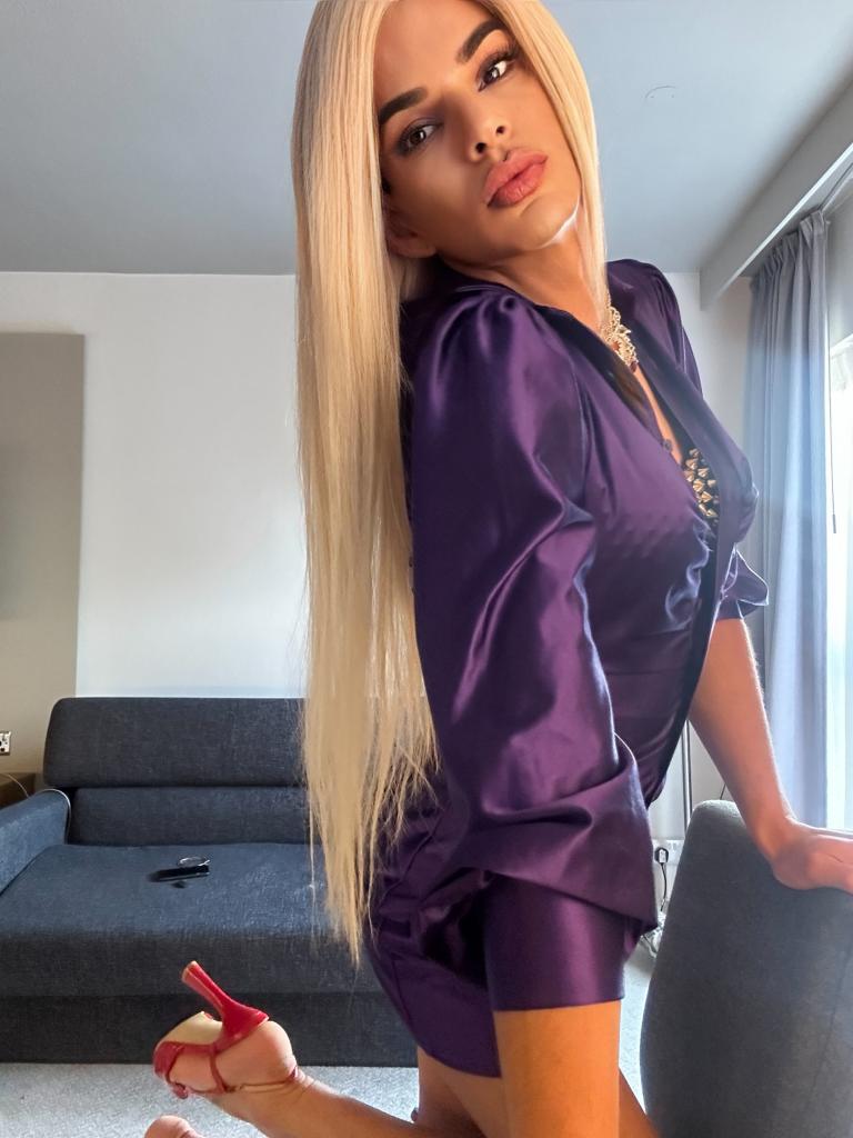 644647884: Travesti en Sevilla