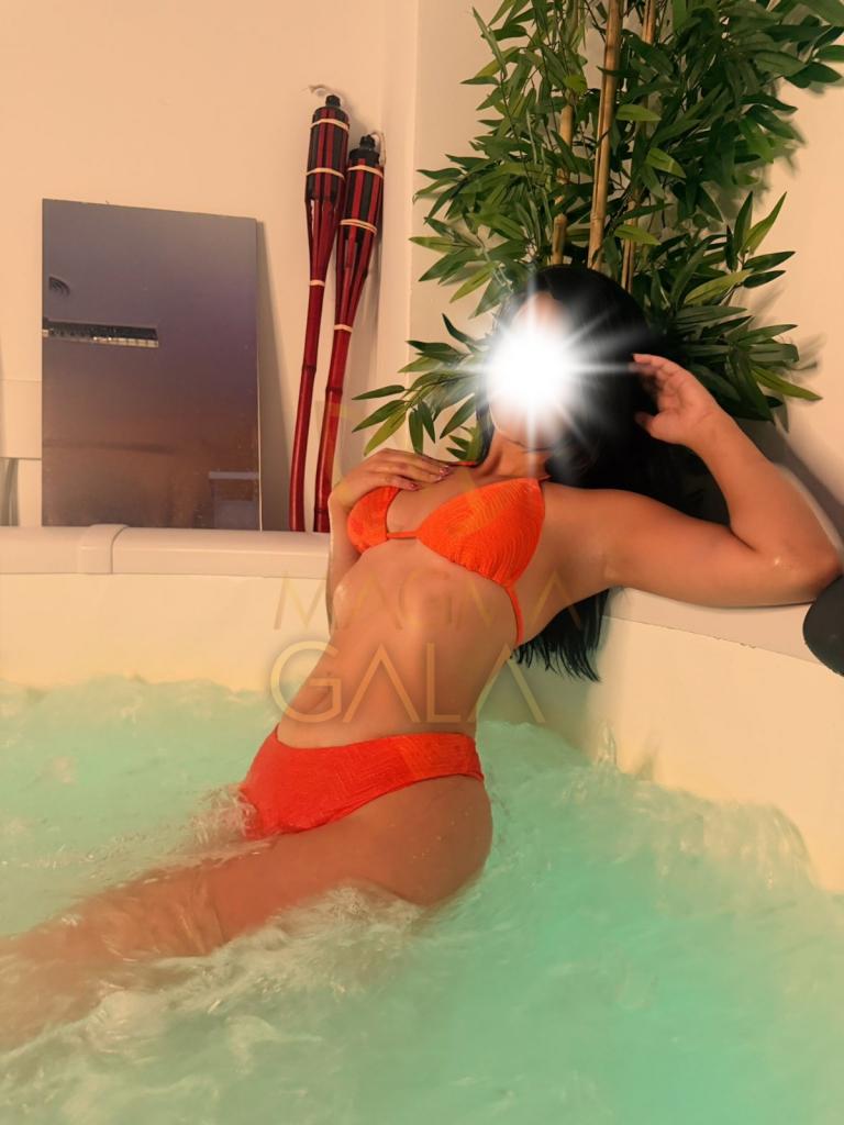 Chica busca chico en Granada: 
